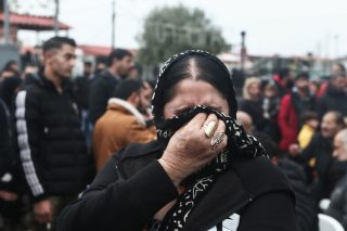 Ελεύθερος ο πιστολέρο της ΔΙΑΣ, οργή στην κοινότητα των Ρομά