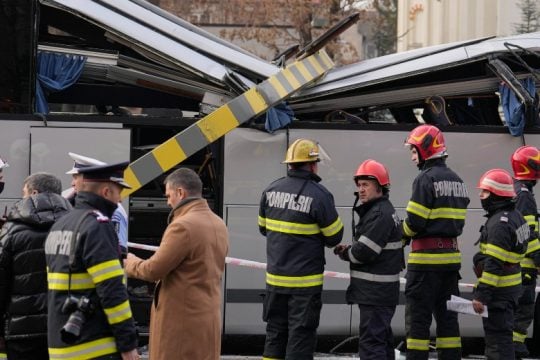 Έρευνα για τα αίτια του δυστυχήματος με το λεωφορείο στη Ρουμανία
