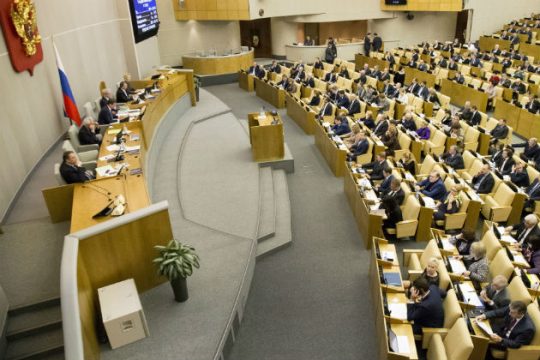 Η Ρωσία σκοπεύει να φορολογήσει παραπάνω όσους εγκατέλειψαν τη χώρα