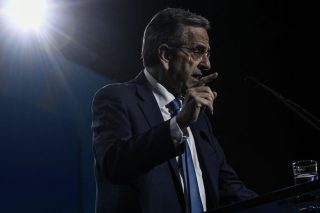Με το βλέμμα στον Σαμαρά