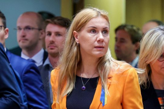Κίνδυνοι και αστερίσκοι μετά τη συμφωνία για το πλαφόν στο αέριο