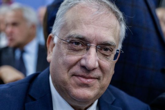 Ο υπουργός κομπάζει για τις «αποτροπές»!