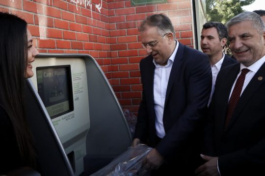 Οι υποκλοπές και τα συμφέροντα…