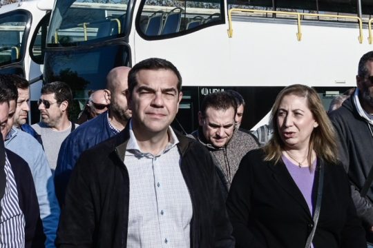 Φόρο στις τράπεζες και νομοθετική παρέμβαση για τους δανειολήπτες ζητά ο Αλ. Τσίπρας