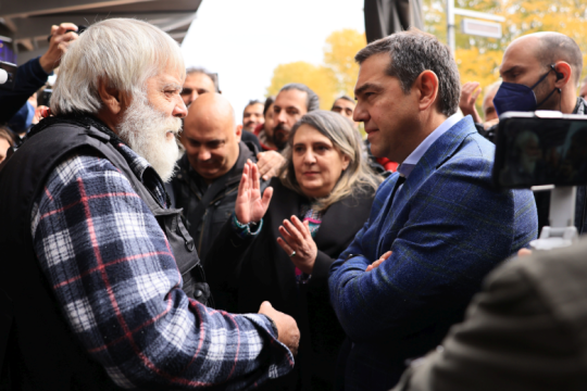 «Η οικογένεια Μητσοτάκη κυβερνάει για πάρτη της… έρχεται η πολιτική αλλαγή»