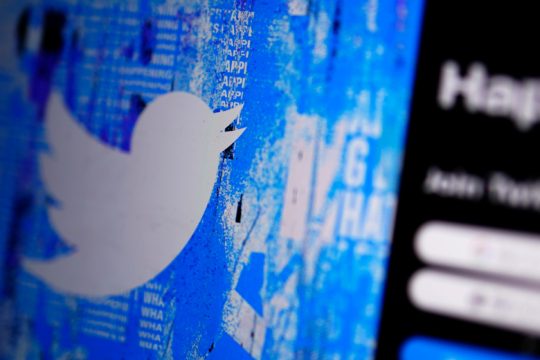 Νέο μπλοκ σε λογαριασμό δημοσιογράφου στο Twitter από τον Μασκ
