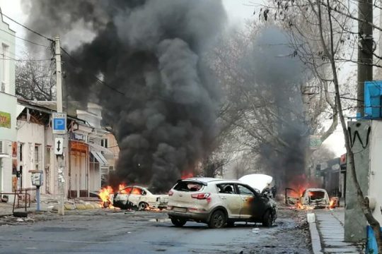 Νεκροί και τραυματίες στη Χερσώνα με εκατέρωθεν κατηγορίες