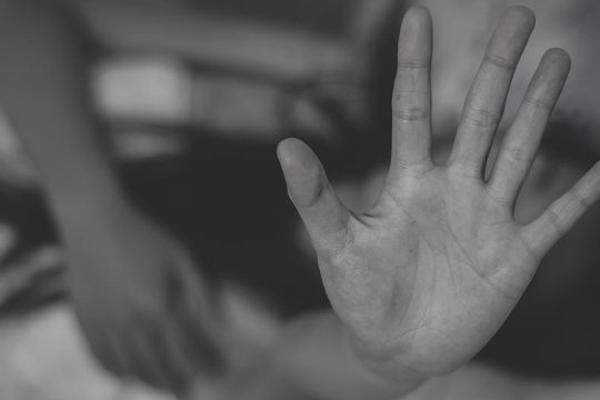 Καταγγελία κοπέλας στο Ηράκλειο: Την βίαζε και την εξέδιδε ο πατέρας της