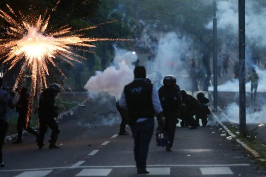 Επεισοδιακές διαδηλώσεις για τη φυλάκιση ηγέτη της αντιπολίτευσης στη Βολιβία
