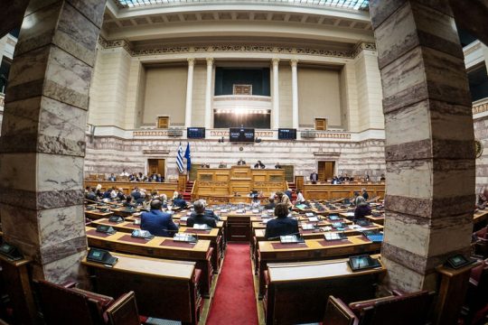 Live η συζήτηση για το νομοσχέδιο συγκάλυψης των παρακολουθήσεων