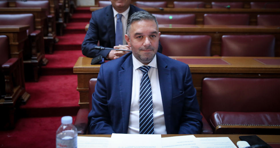 Δεν διαψεύδει ο Χειμάρας, υποστηρίζει ότι «δεν ήξερε» για το ασυμβίβαστο