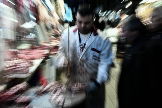 «Αλμυρό» το φετινό χριστουγεννιάτικο τραπέζι [Πίνακας]