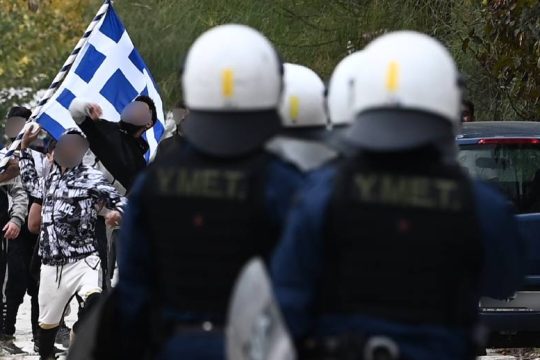 Δεν κοπάζει ο ξεσηκωμός των Ρομά – Προσαγωγές και επεισόδια