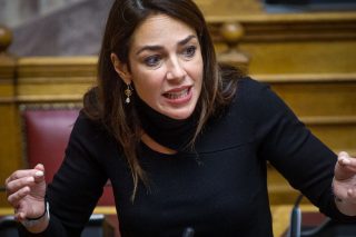 Ρεσιτάλ απευθείας αναθέσεων και από τη Δόμνα Μιχαηλίδου