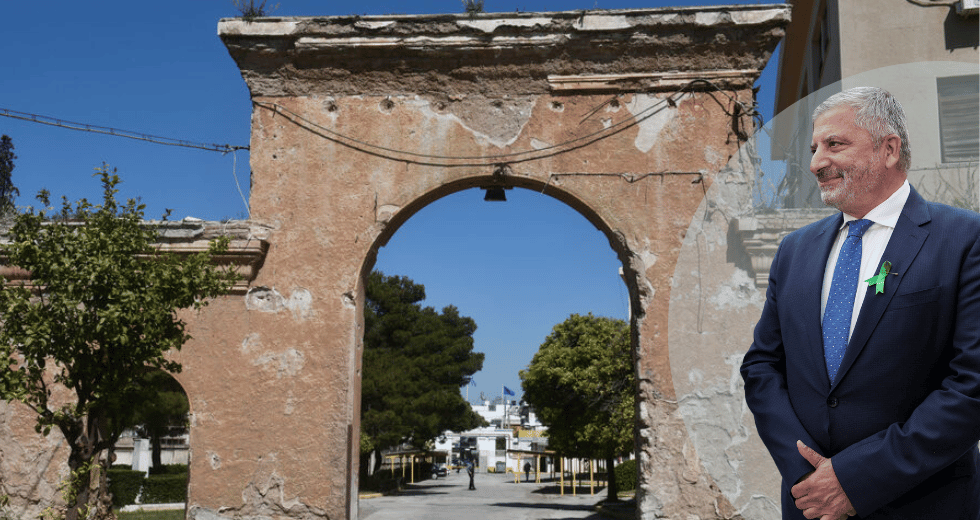 Αναδίπλωση Πατούλη με την υπουργειούπολη