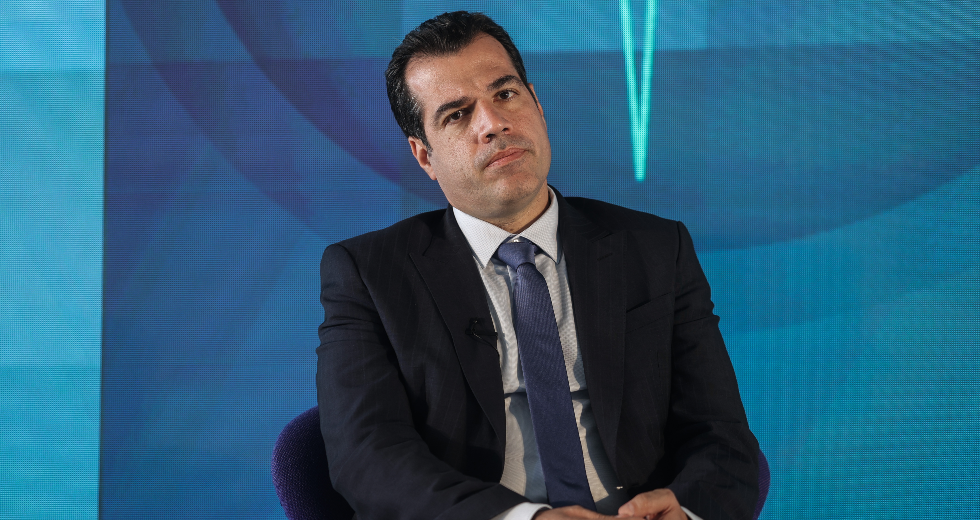 Απίστευτος Πλεύρης: Τα ρίχνει στους γονείς για τις ελλείψεις φαρμάκων