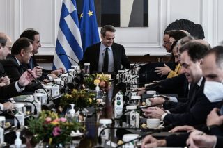 Γιατί ασελγείτε στο πτώμα της δημοκρατίας;