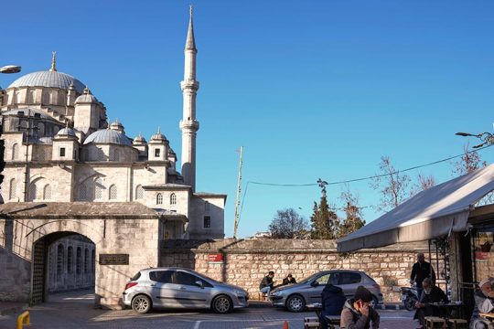 «Πανικός» με την παρουσία βαρέος οχήματος μέσα στην Αγία Σοφία [εικόνες]