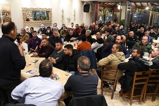 Βγαίνουν τα τρακτέρ στους δρόμους της Αγιάς