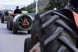 Μαρσάρουν και πάλι τα τρακτέρ