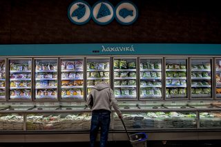 Το κεντρώο καμουφλάζ της νεοφιλελεύθερης πολιτικής