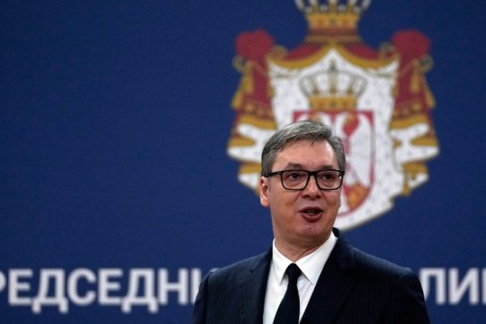 Ο Σέρβος πρόεδρος απειλεί με παραίτηση, αν απορριφθεί το σχέδιο για το Κόσοβο