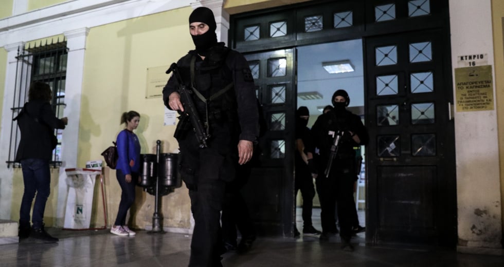 Αθώοι όλοι οι κατηγορούμενοι στη μία δίκη για τη Greek Mafia