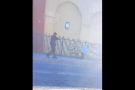 Αστυνομικοί πυροβόλησαν μέχρι θανάτου ανάπηρο Αφροαμερικανό [βίντεο]