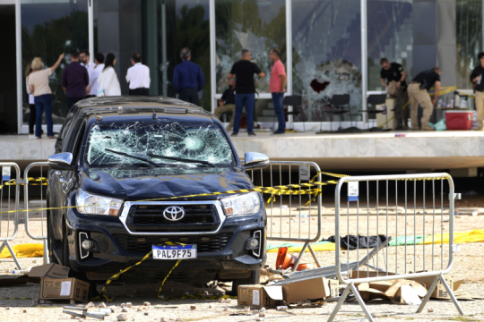 Στα ίχνη των διοργανωτών της εισβολής σε κυβερνητικά κτίρια της Βραζιλίας