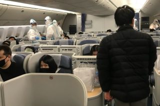 Σύσταση για αρνητικό τεστ 48 ωρών και χρήση μάσκας σε ταξιδιώτες από Κίνα στην Ε.Ε.