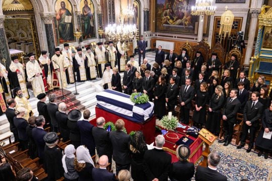 Κιτς, γκλαμουριά και παραχάραξη της Ιστορίας