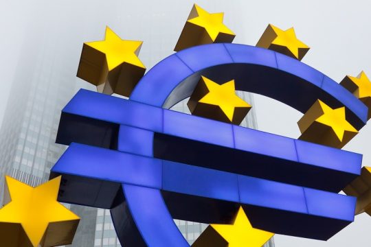 Μηνύματα Eurogroup για αποφυγή της ύφεσης στην ευρωζώνη