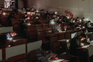 «Κρυφό Σχολειό» το ΕΜΠ – Φοιτητές έδωσαν μάθημα με φακούς λόγω κακοκαιρίας