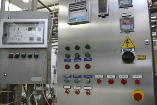 Σήμα κινδύνου εκπέμπει η ελληνική βιομηχανία