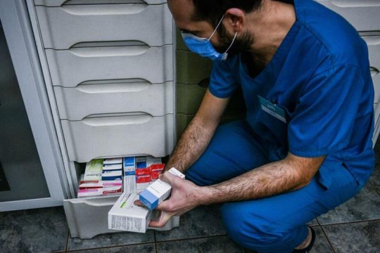 Αφαντα 900 φάρμακα, τους φταίνε οι… γονείς