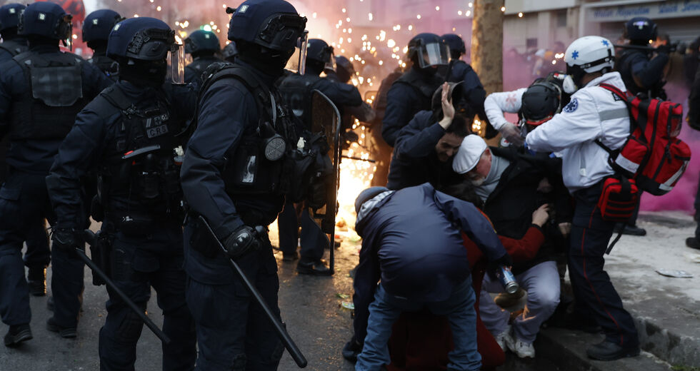 Μαζική συμμετοχή, μικροεπεισόδια και νέα απεργία