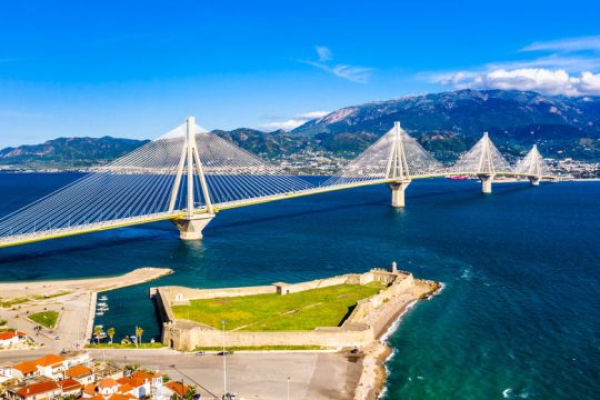 Χωρίς τις αισθήσεις του άνδρας στον Πατραϊκό Κόλπο