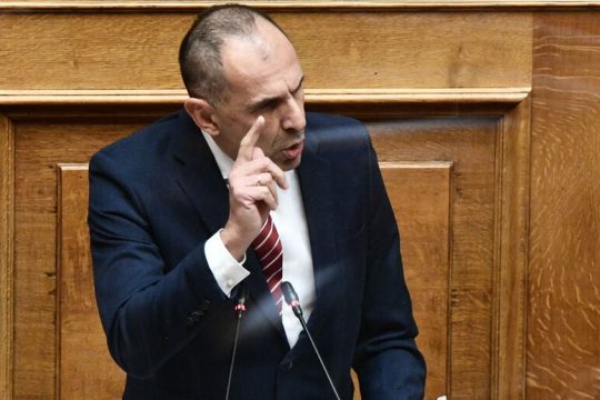 Ο καθηγητής Γεραπετρίτης το τερμάτισε!