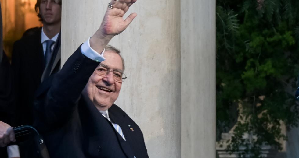 Η κρυφή γοητεία της μοναρχίας