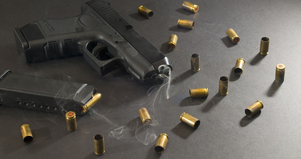 Με γεμάτο εννιάρι Glock συνελήφθη γνωστός τράπερ