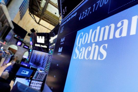 «Αποκαθήλωση» και στη Goldman Sachs στη σκιά των αρχείων Έπστιν