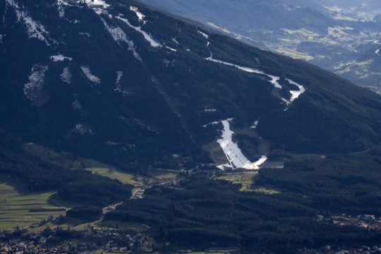 Κλειστές δημοφιλείς χιονοδρομικές πίστες λόγω ρεκόρ ζέστης