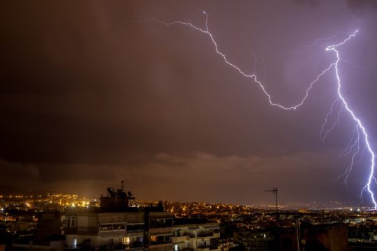 Επιδείνωση του καιρού από Τετάρτη, με χιόνια και πτώση θερμοκρασίας
