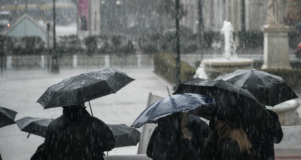 Κακοκαιρία με βροχές, καταιγίδες και χιόνια στα ορεινά ηπειρωτικά
