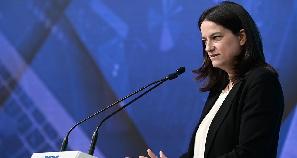 Λόγια του αέρα οι υποσχέσεις για μόνιμους διορισμούς