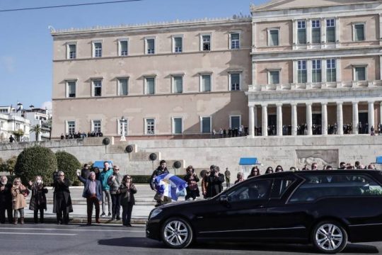 ΣΥΡΙΖΑ-ΠΣ: Ο κ. Μητσοτάκης υποκλίθηκε σήμερα στην έκπτωτη βασιλεία
