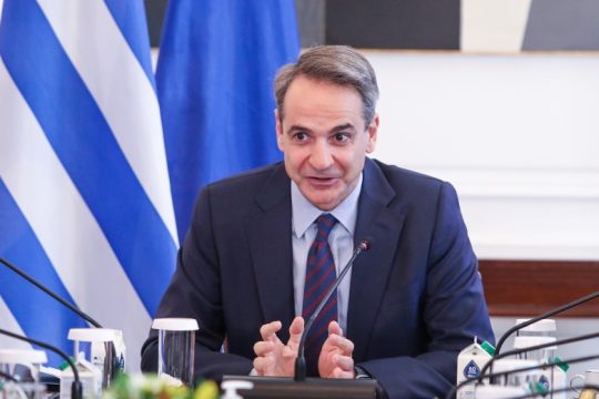 Προεκλογική συνέντευξη-διαφήμιση της κυβέρνησης ετοιμάζει για τη Δευτέρα ο πρωθυπουργός