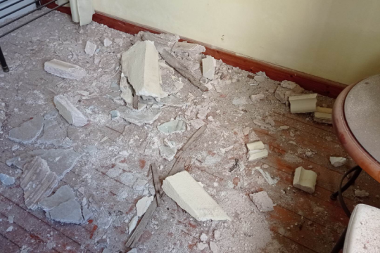Τρίτη μέρα κλειστά τα σχολεία στη Δυτική Λέσβο – «Κίτρινα» 19 σπίτια