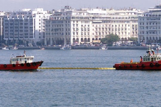 ΣΥΡΙΖΑ: «Η κυβέρνηση διαμορφώνει ολιγο-μονοπώλιο στα ρυμουλκά»