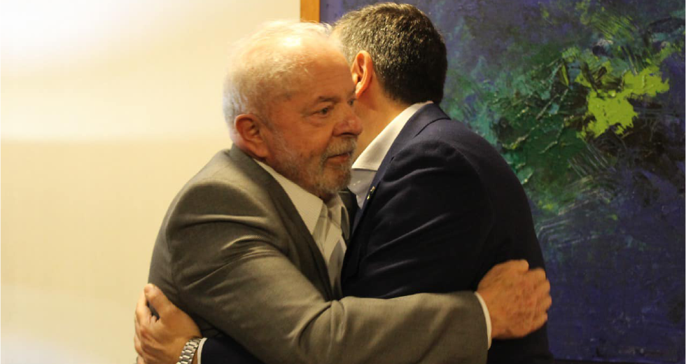 Αγωνιζόμαστε όχι μόνο για «την κοινωνία, αλλά και την ίδια τη Δημοκρατία»